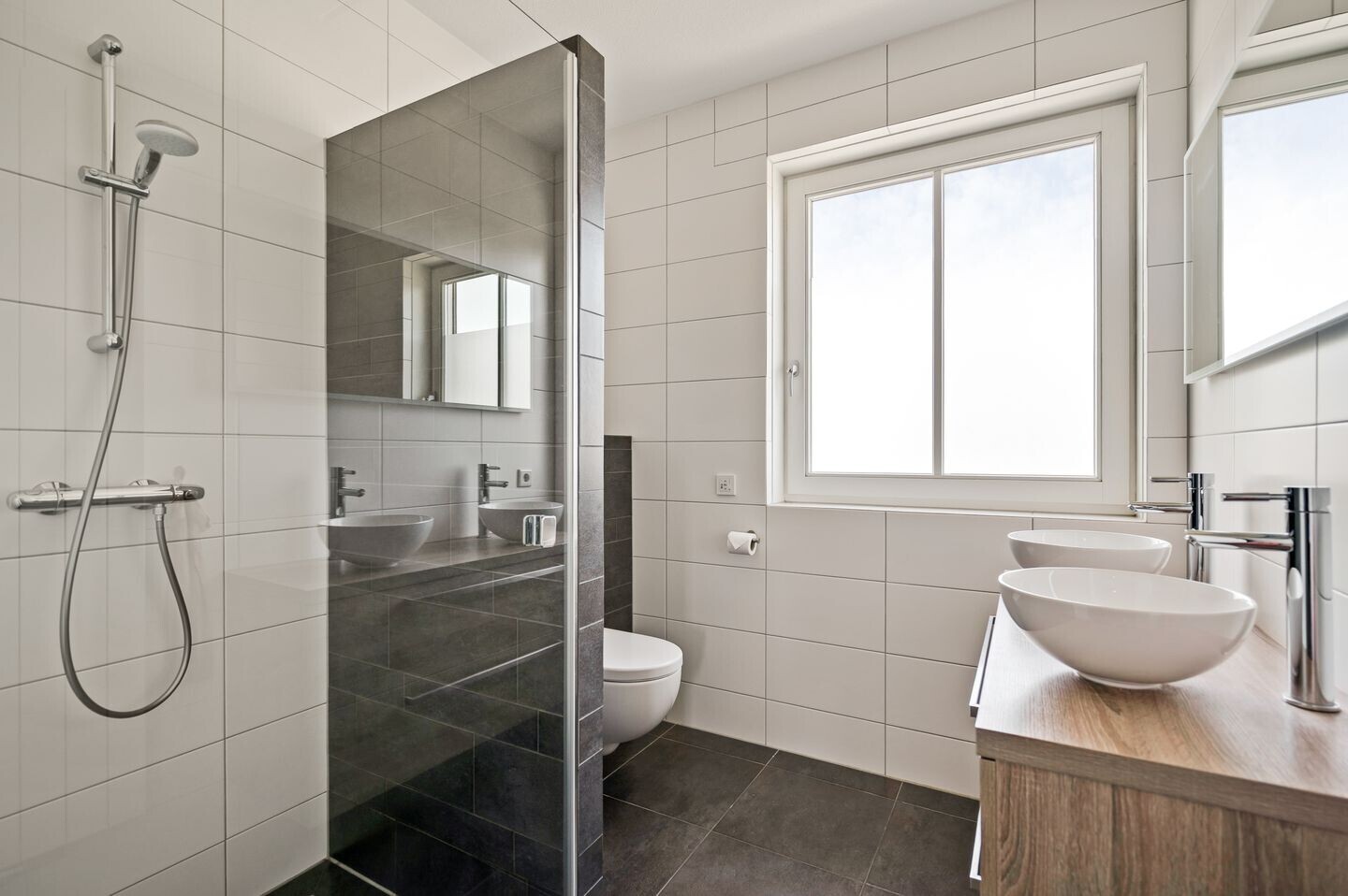 Tussenwoning te koop: Burgemeester Steeghsstraat 13, Horst