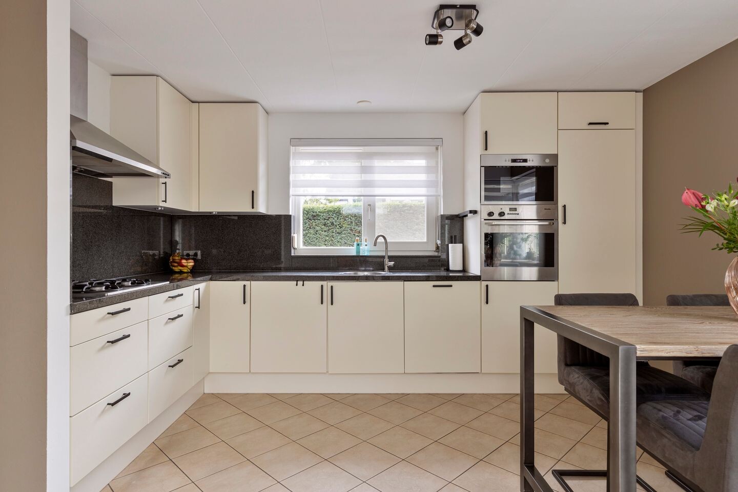 Hoekwoning te koop: Van Sonsveldstraat 1, Horst