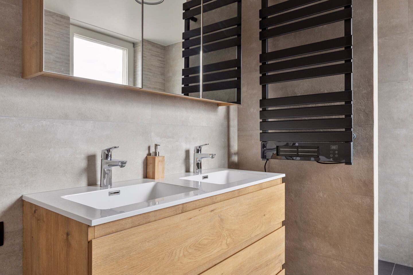 Hoekwoning te koop: Van Sonsveldstraat 1, Horst