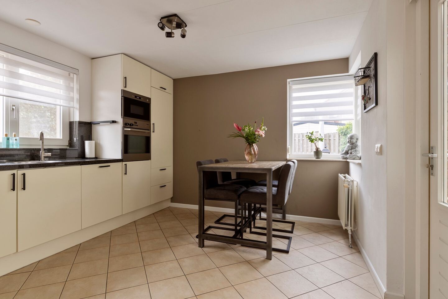 Hoekwoning te koop: Van Sonsveldstraat 1, Horst