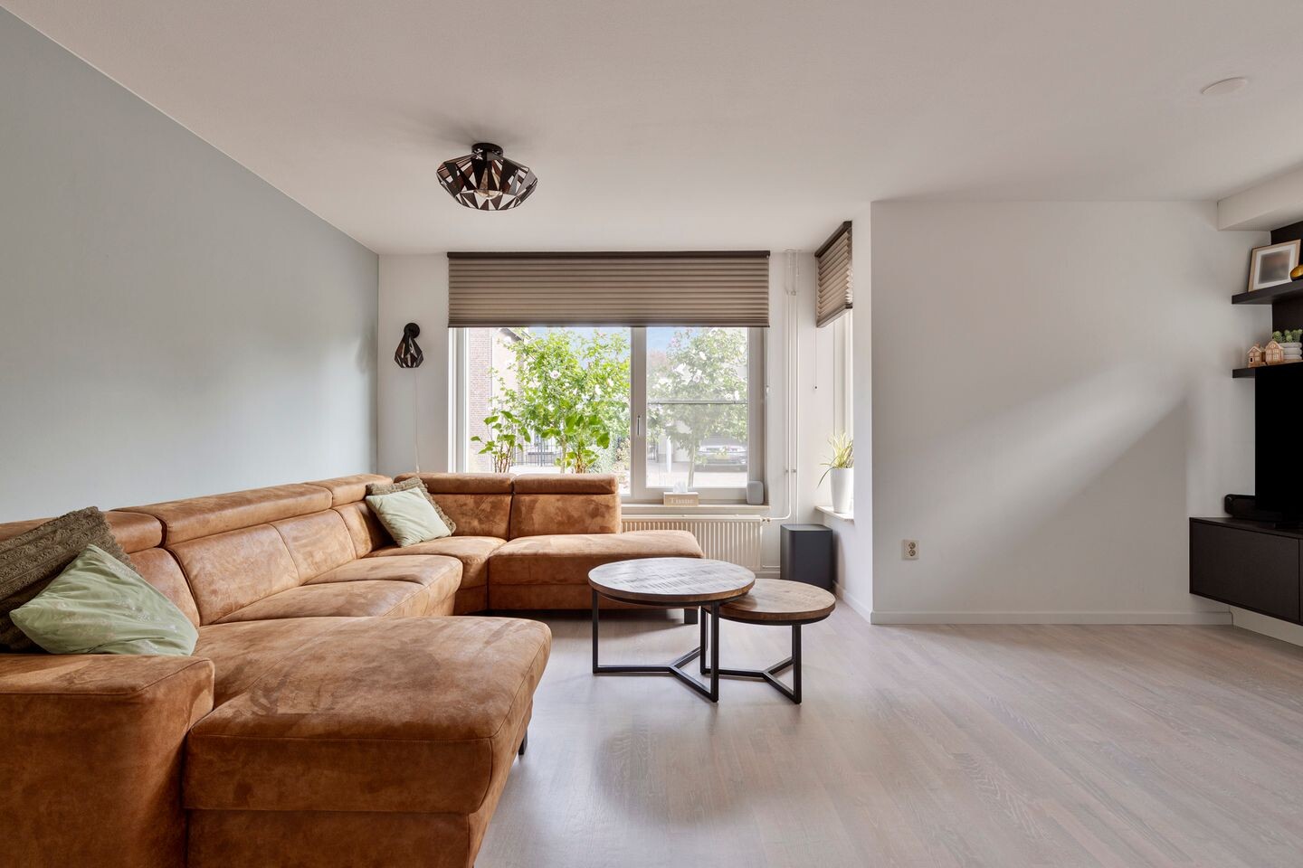 Hoekwoning te koop: Van Sonsveldstraat 1, Horst