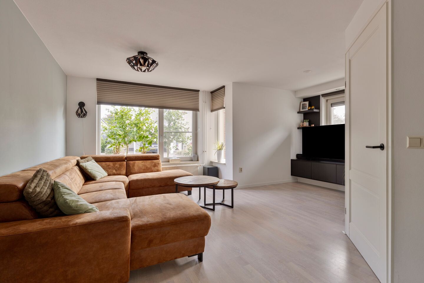 Hoekwoning te koop: Van Sonsveldstraat 1, Horst