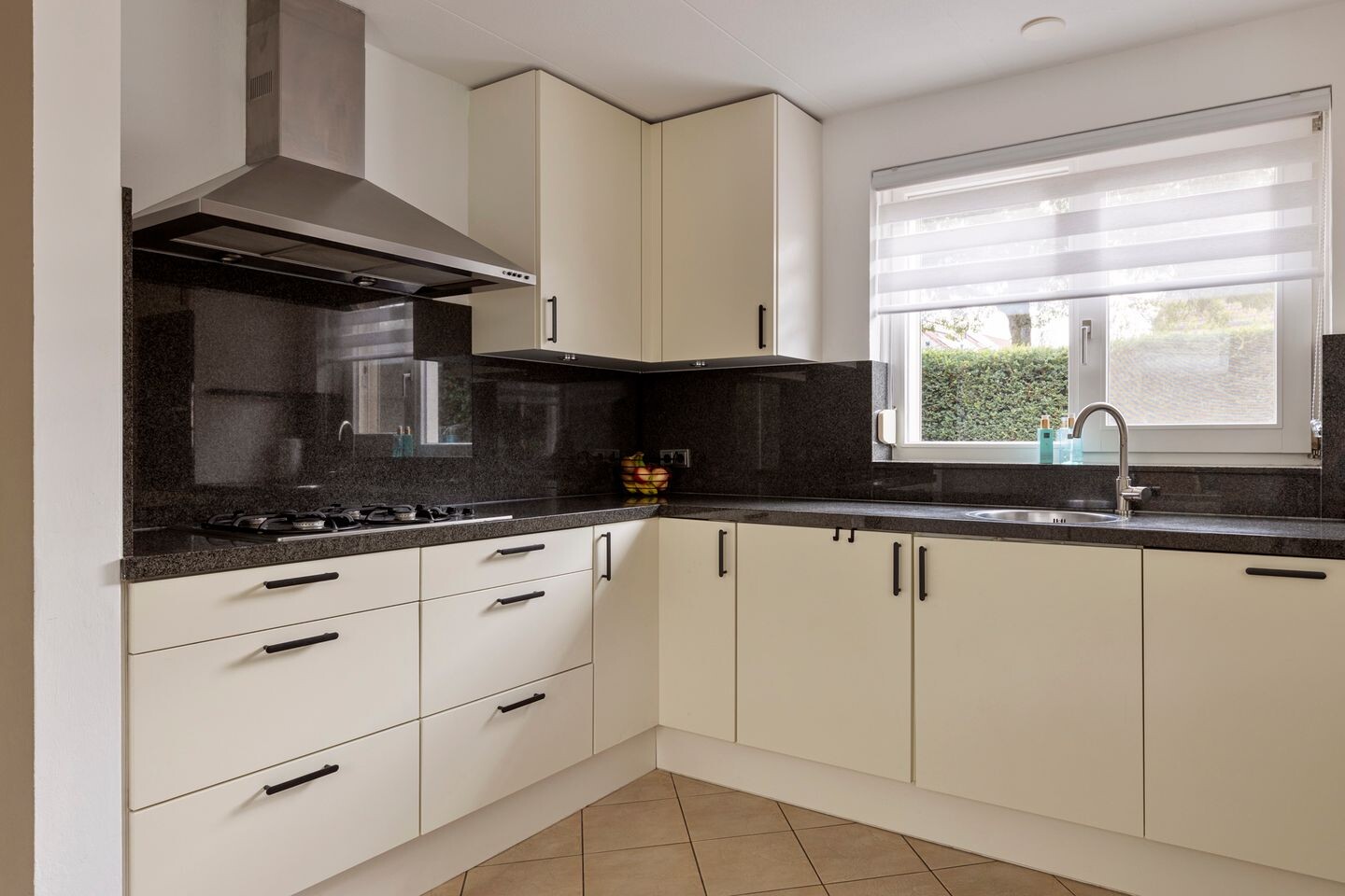 Hoekwoning te koop: Van Sonsveldstraat 1, Horst
