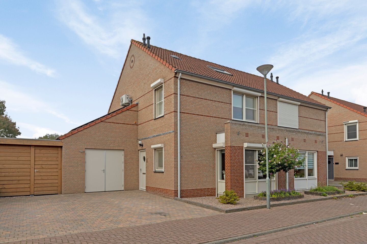Hoekwoning te koop: Van Sonsveldstraat 1, Horst