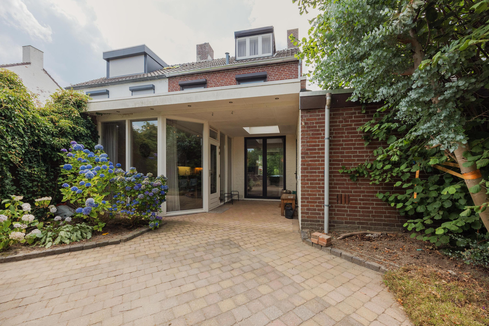 Tussenwoning te koop: Burg Cremersstraat 44, Grubbenvorst