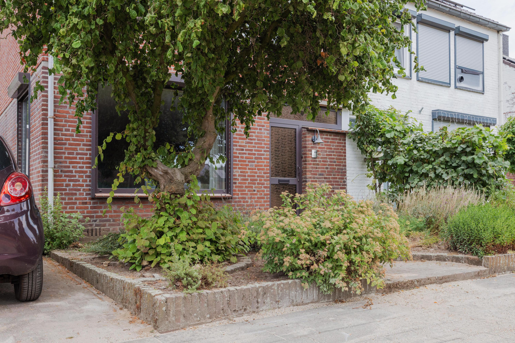 Tussenwoning te koop: Burg Cremersstraat 44, Grubbenvorst