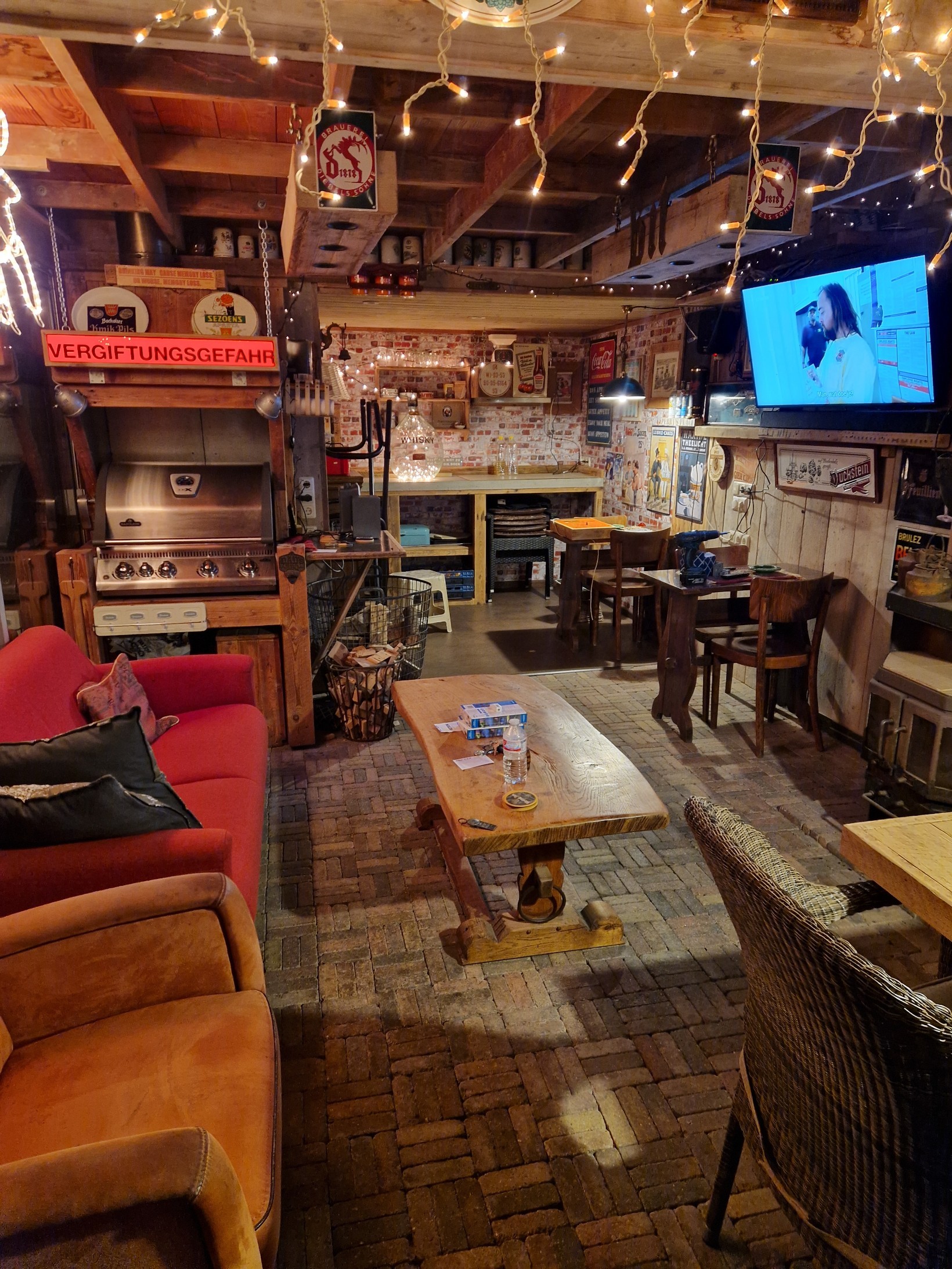 Tussenwoning te koop: Graafschap Kesselstraat 52, Panningen