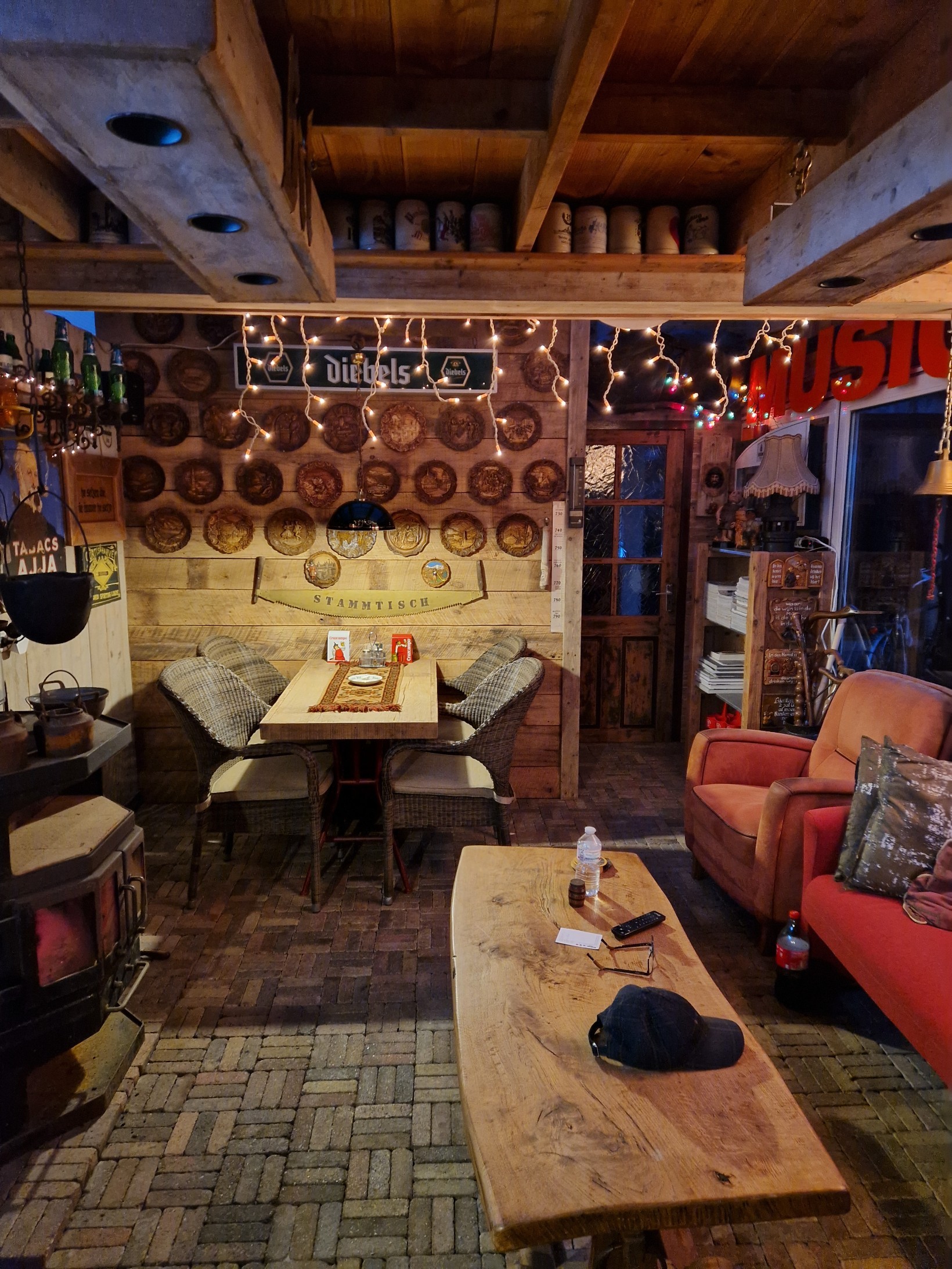 Tussenwoning te koop: Graafschap Kesselstraat 52, Panningen