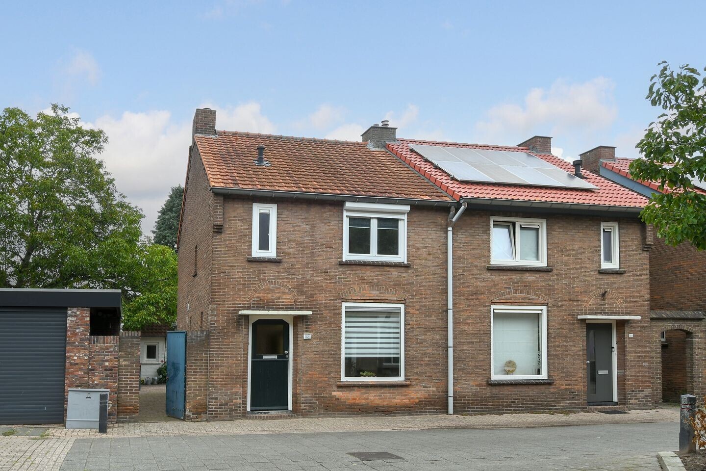 Twee-onder-één-kap te koop: Willem i straat 48, Weert
