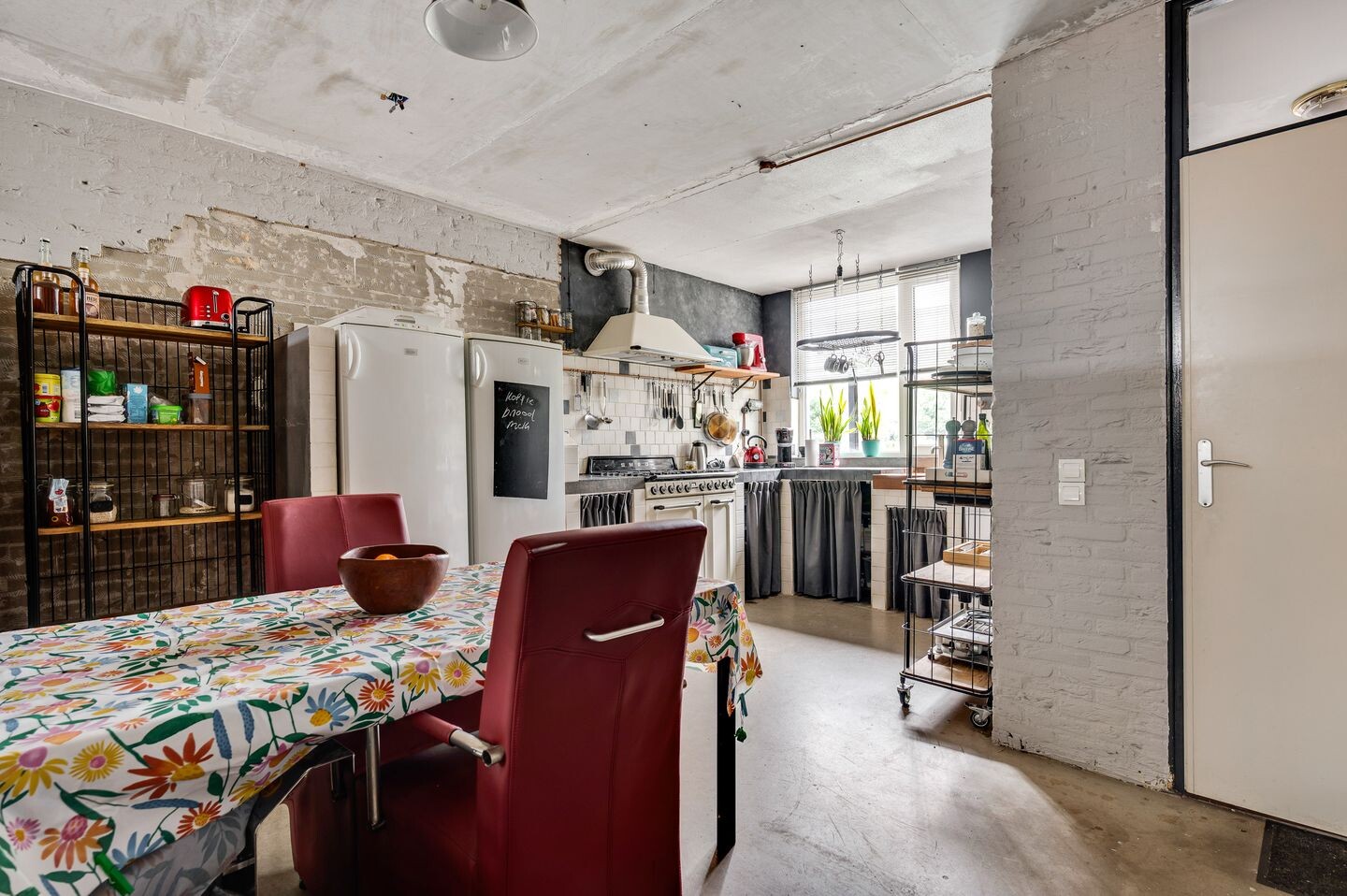 Tussenwoning te koop: Keverberg 24, Weert