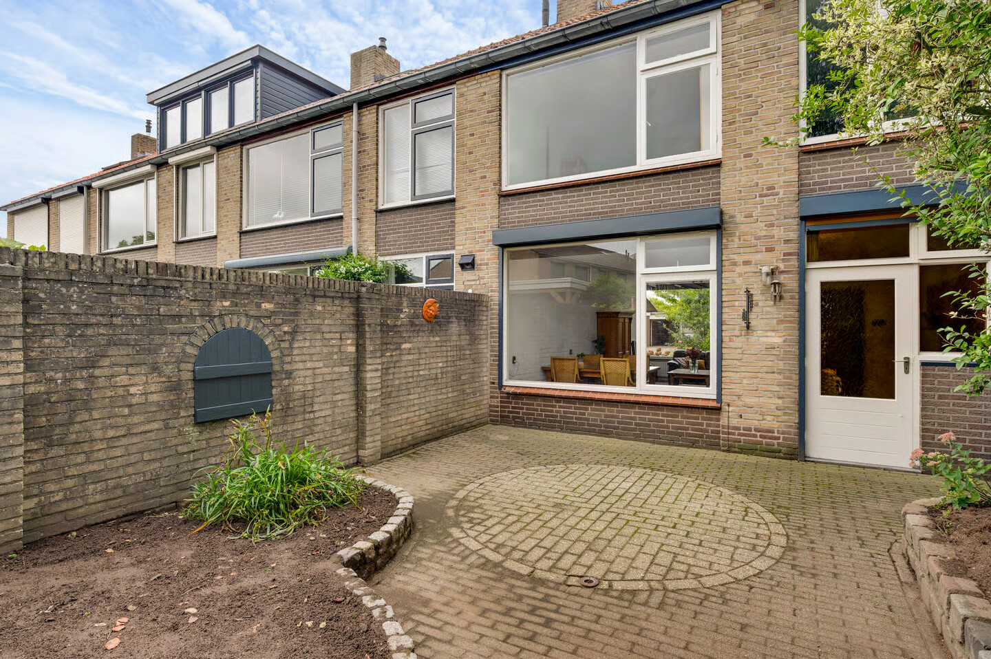Tussenwoning te koop: De Ruyterstraat 25, Weert