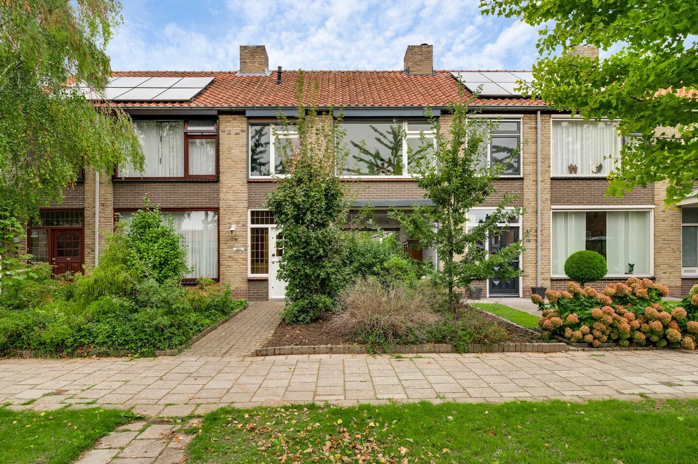 Tussenwoning te koop: De Ruyterstraat 25, Weert
