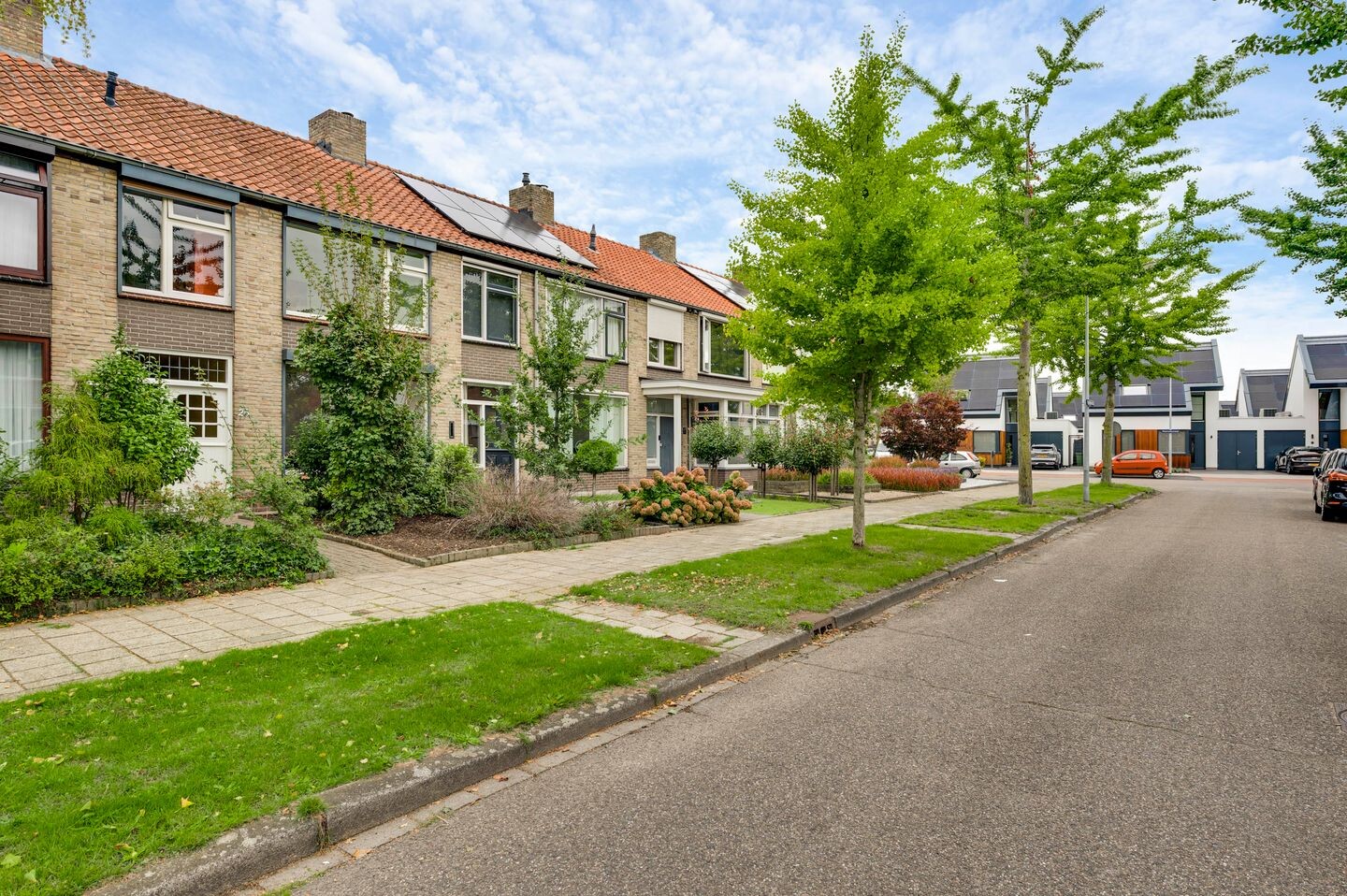 Tussenwoning te koop: De Ruyterstraat 25, Weert