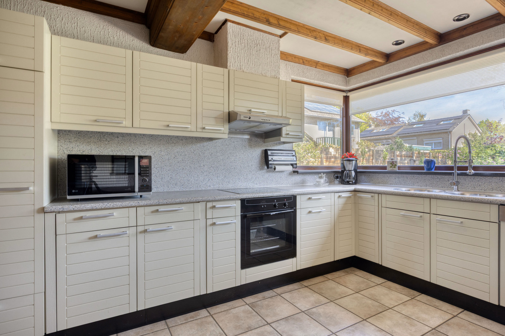 Hoekwoning te koop: Hazelaarstraat 6, Ell