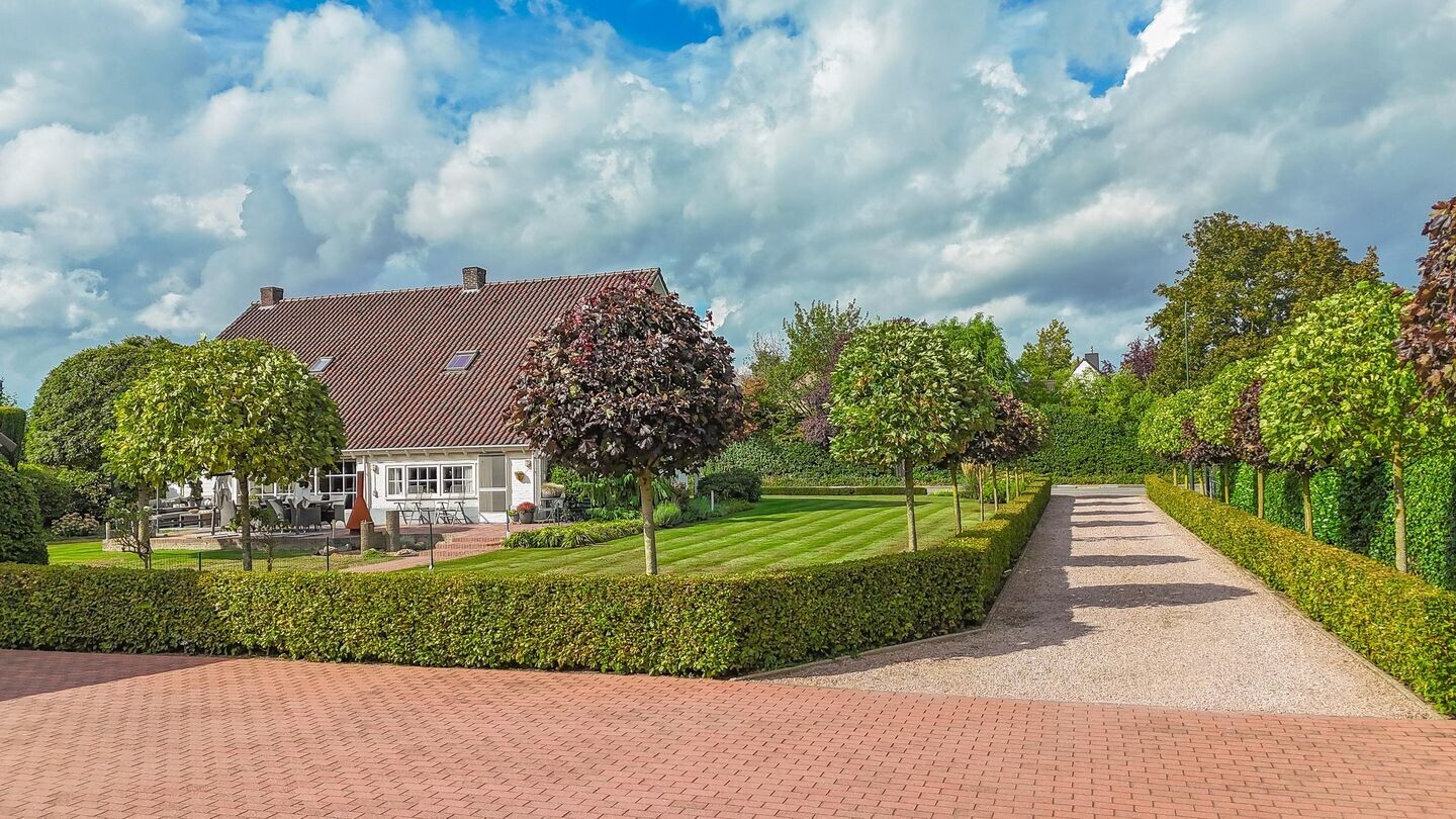 Vrijstaande woning te koop: Midbuulweg 14, Budel
