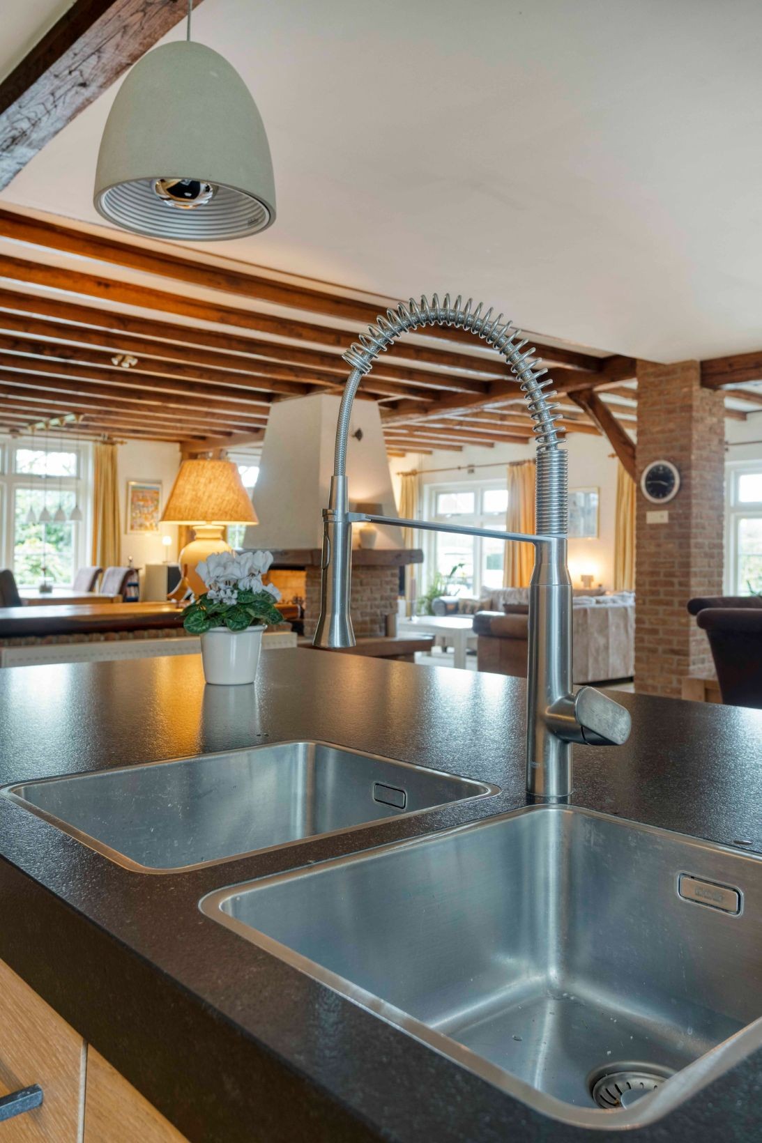 Vrijstaande woning te koop: Midbuulweg 2, Budel