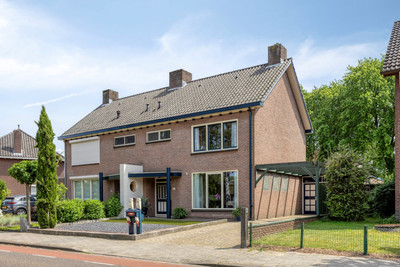 Burg. Van Houtstraat 26