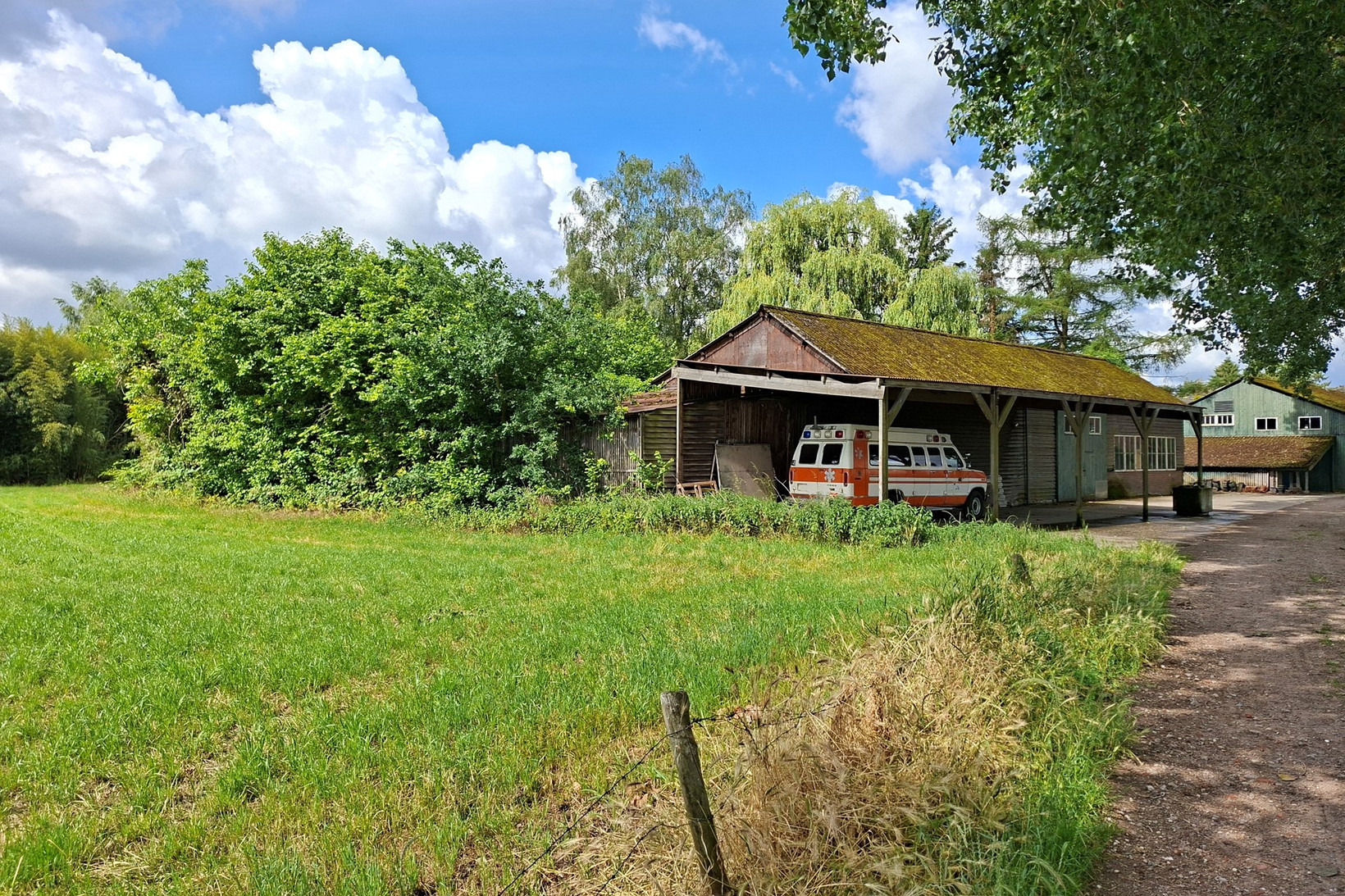 Twee-onder-één-kap te koop: Burg. Van Houtstraat 86, Budel