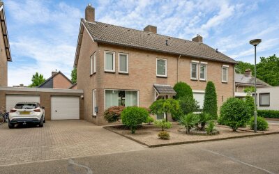 Esdoornstraat 18