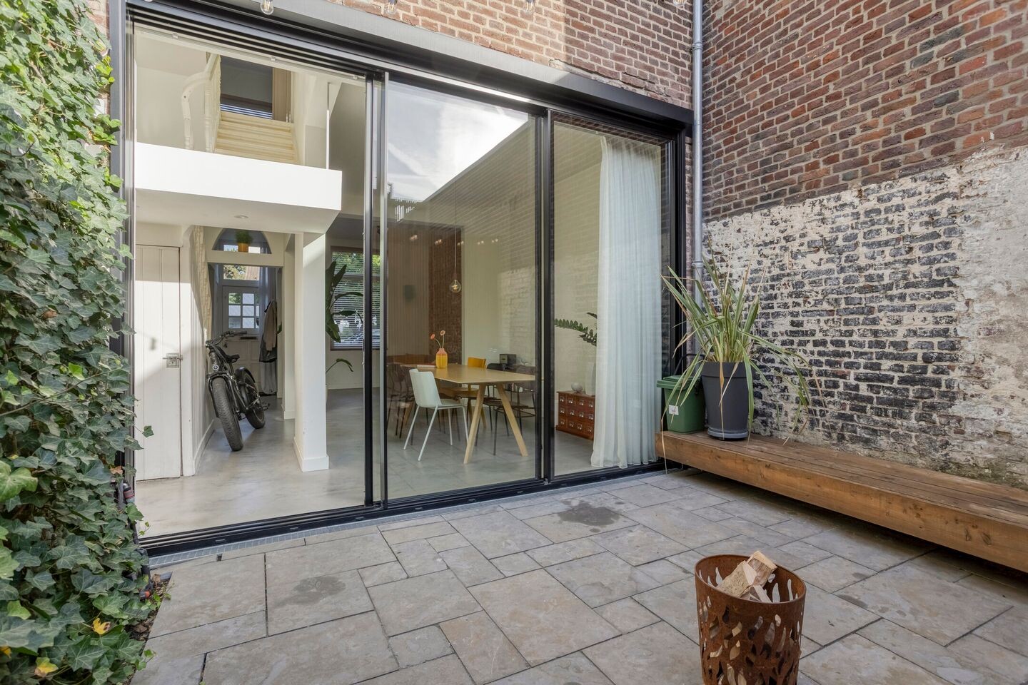 Tussenwoning te koop: Venloseweg 24, Roermond