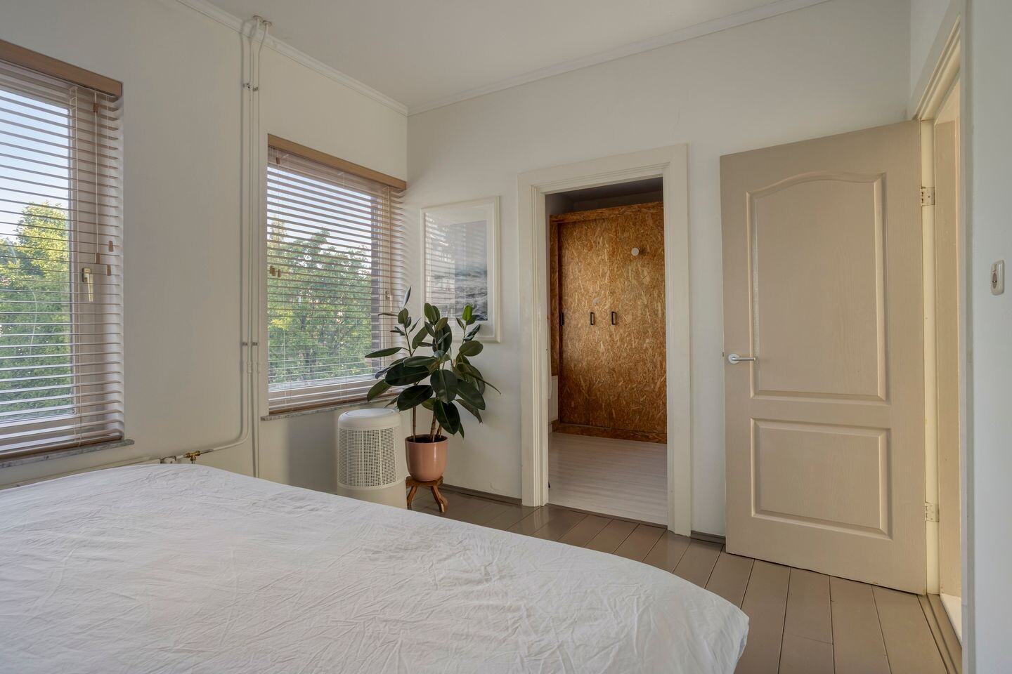 Tussenwoning te koop: Venloseweg 24, Roermond