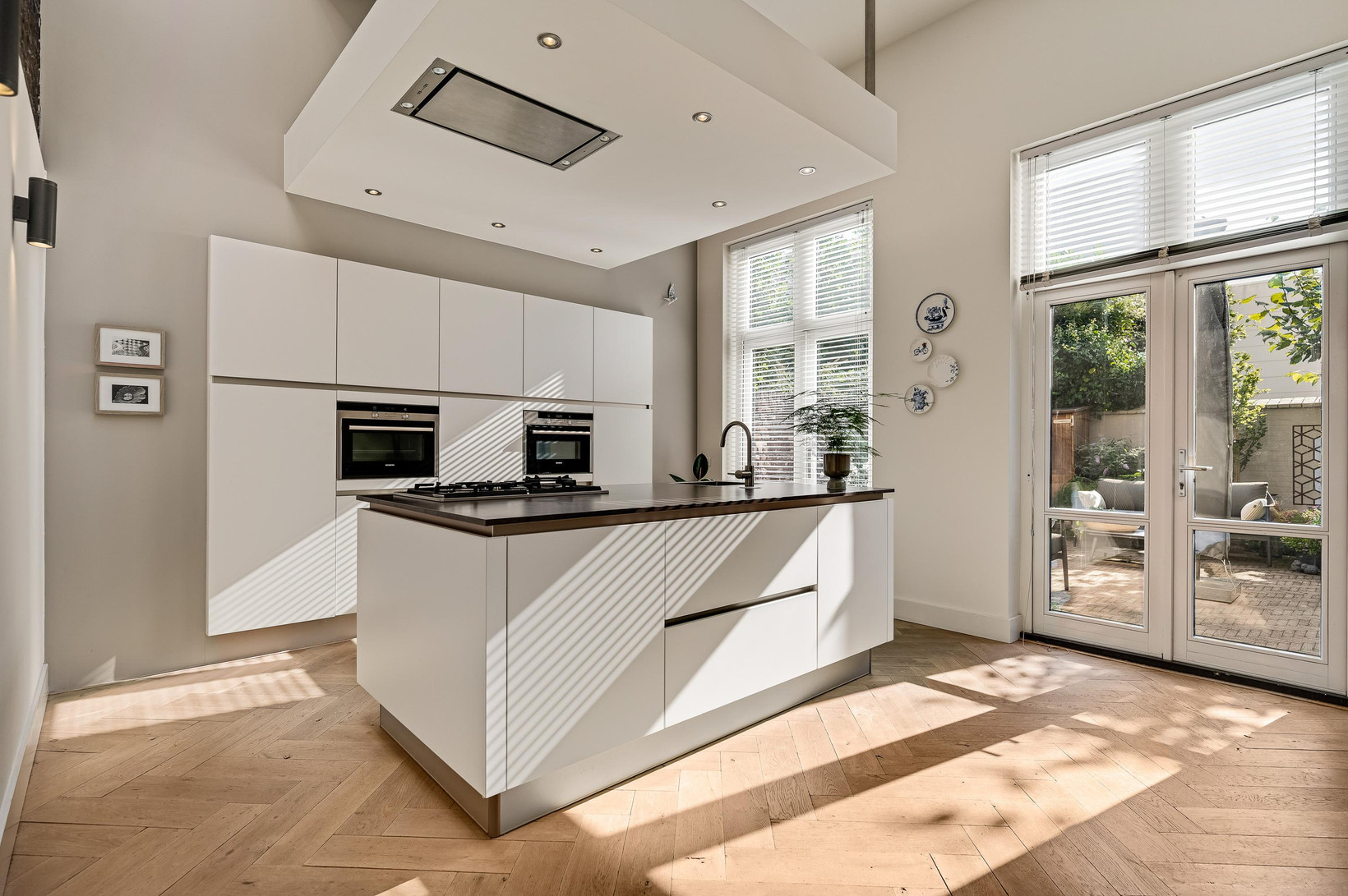 Tussenwoning te koop: Carmelitessenstraat 50, Roermond