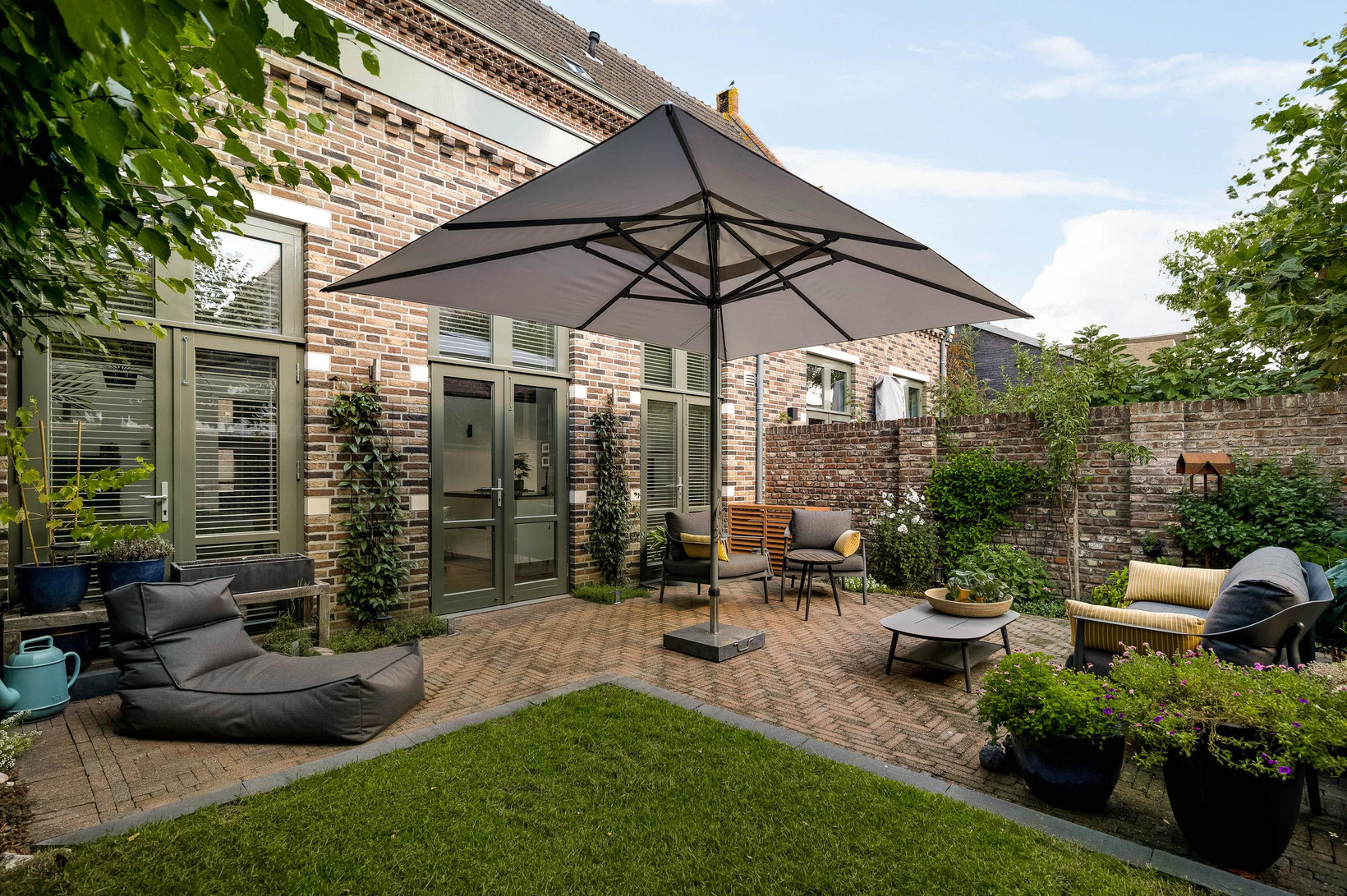 Tussenwoning te koop: Carmelitessenstraat 50, Roermond