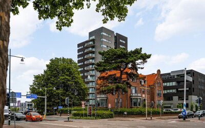 Achter de C. 12