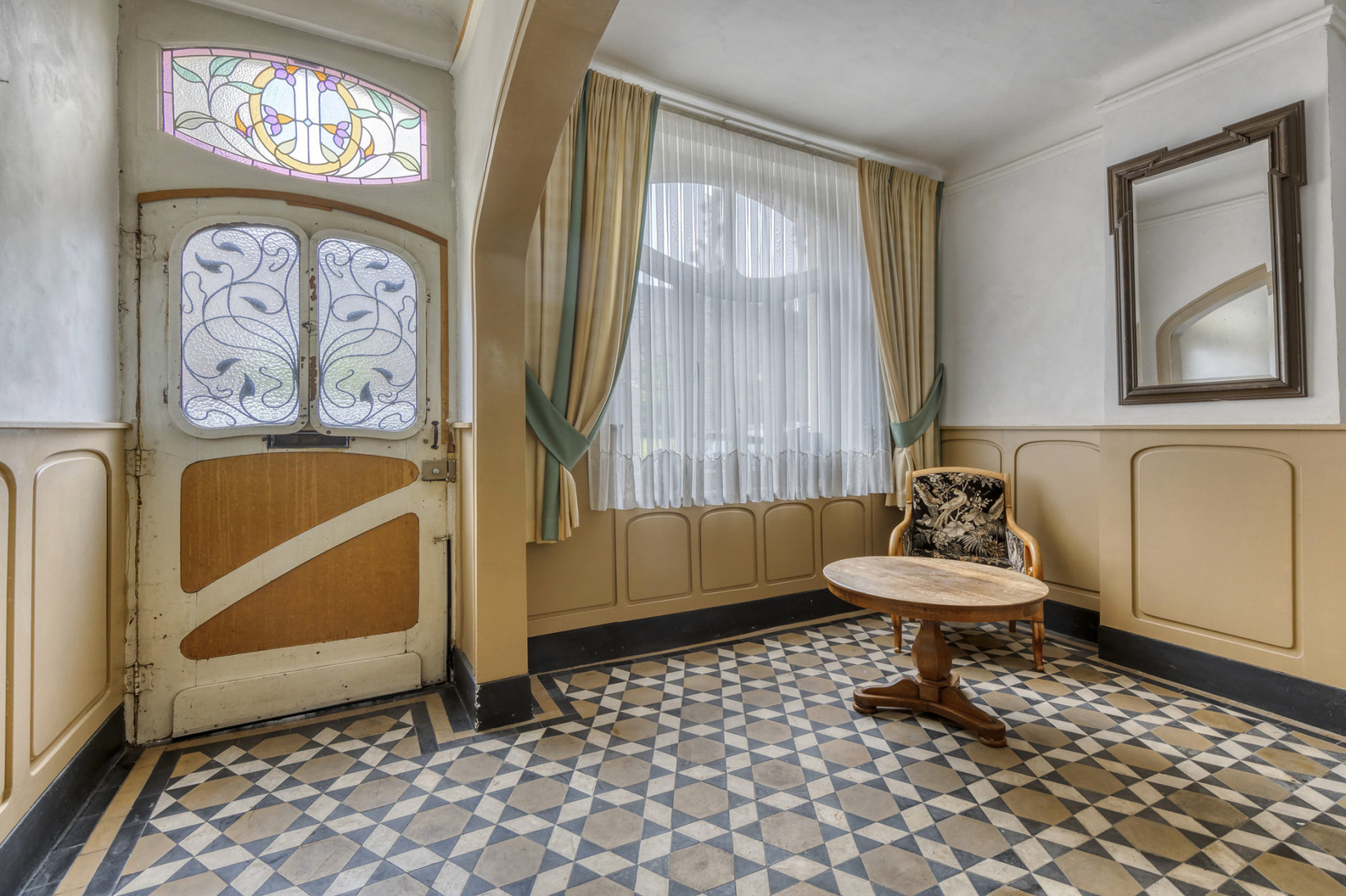 Tussenwoning te koop: Voogdijstraat 18, Roermond