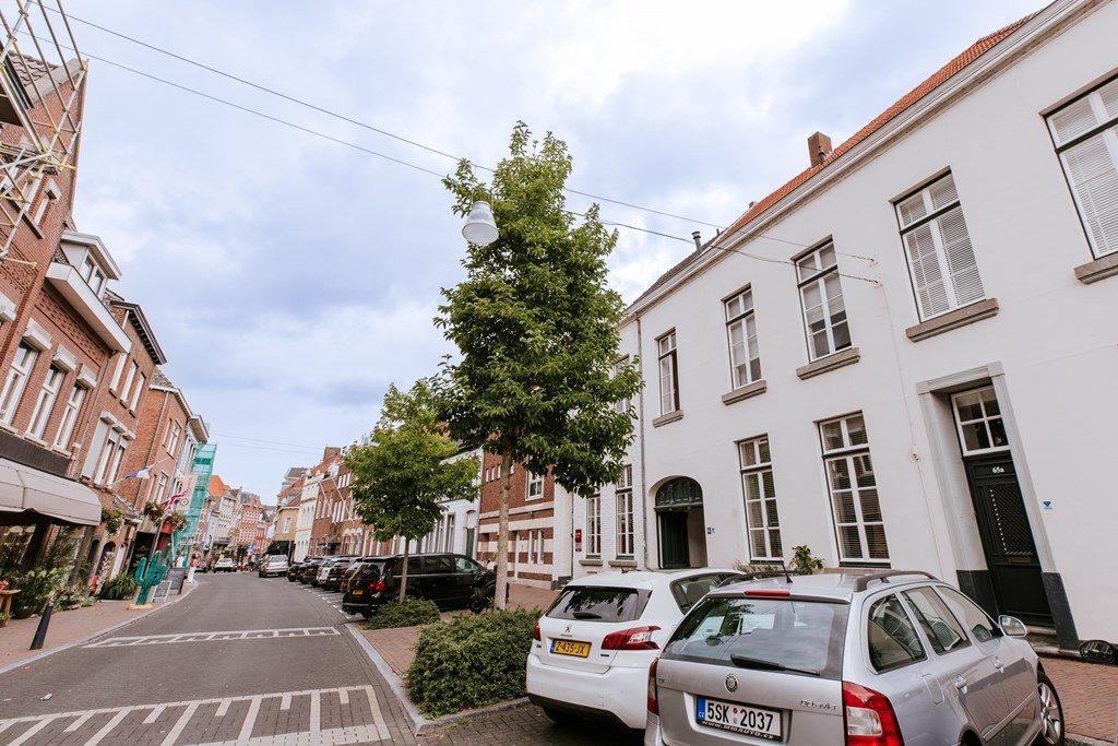 Tussenwoning te koop: Neerstraat 65A, Roermond