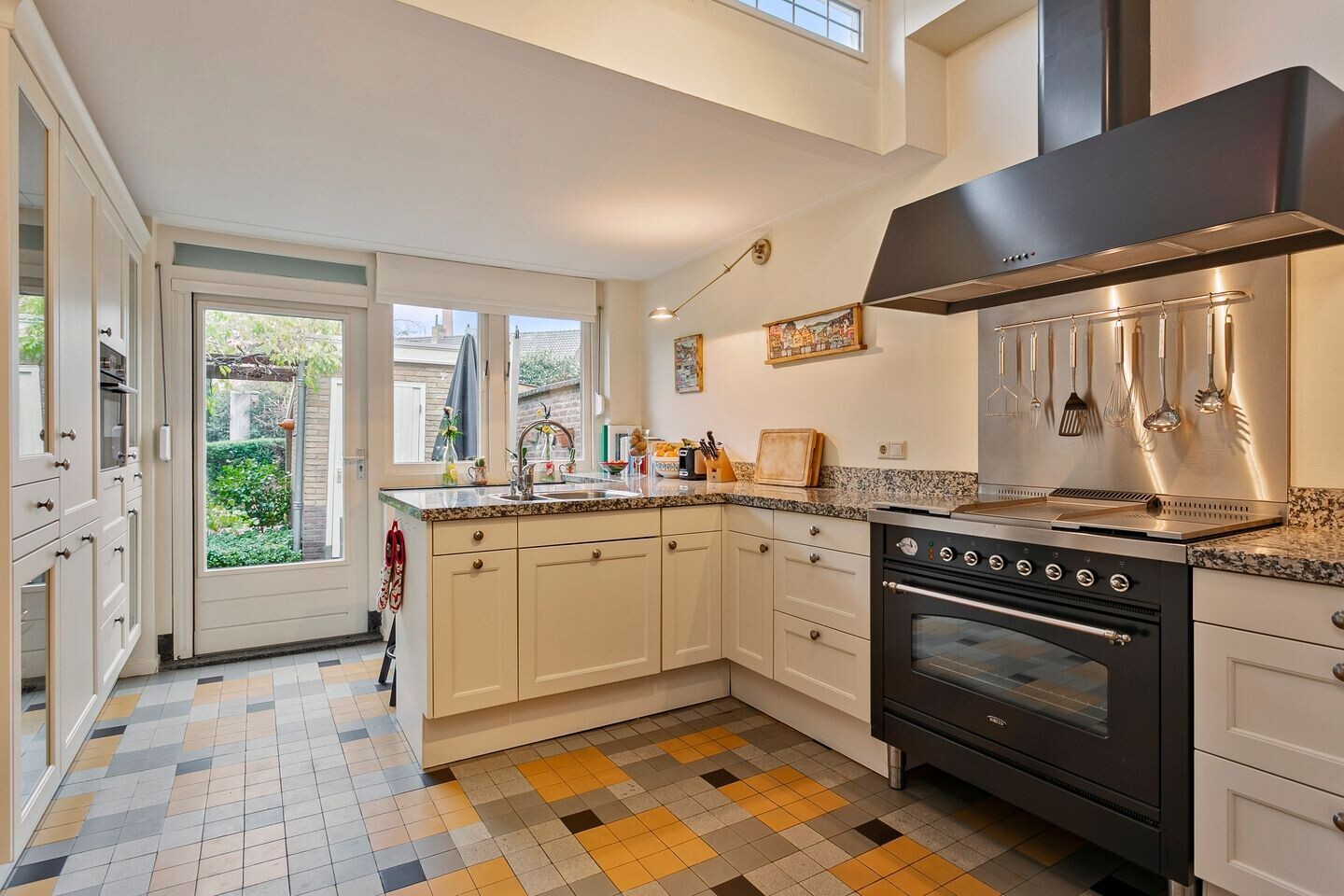 Hoekwoning te koop: Minderbroederssingel 62, Roermond