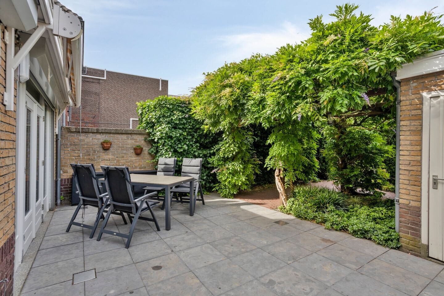 Hoekwoning te koop: Minderbroederssingel 62, Roermond