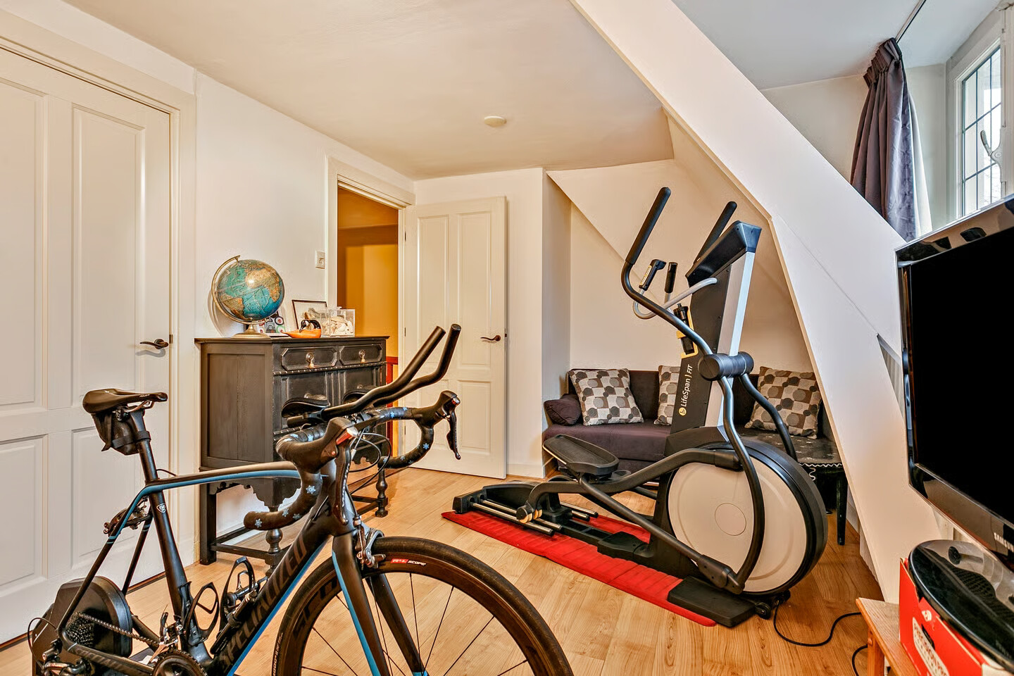 Hoekwoning te koop: Minderbroederssingel 62, Roermond