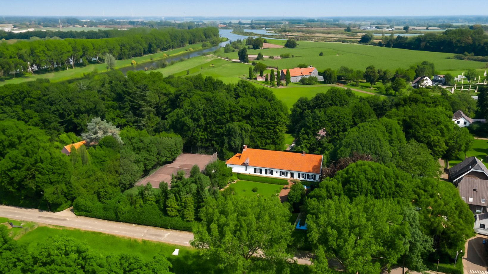 Vrijstaande woning te koop: De Weerd 9, Roermond