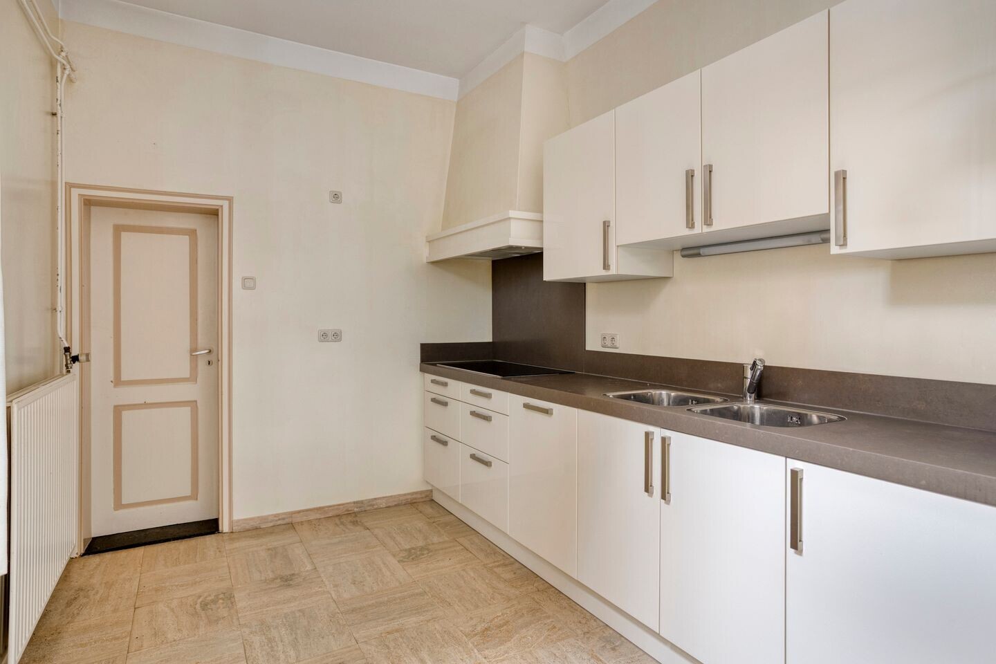 Tussenwoning te koop: Frans Douvenstraat 29, Roermond