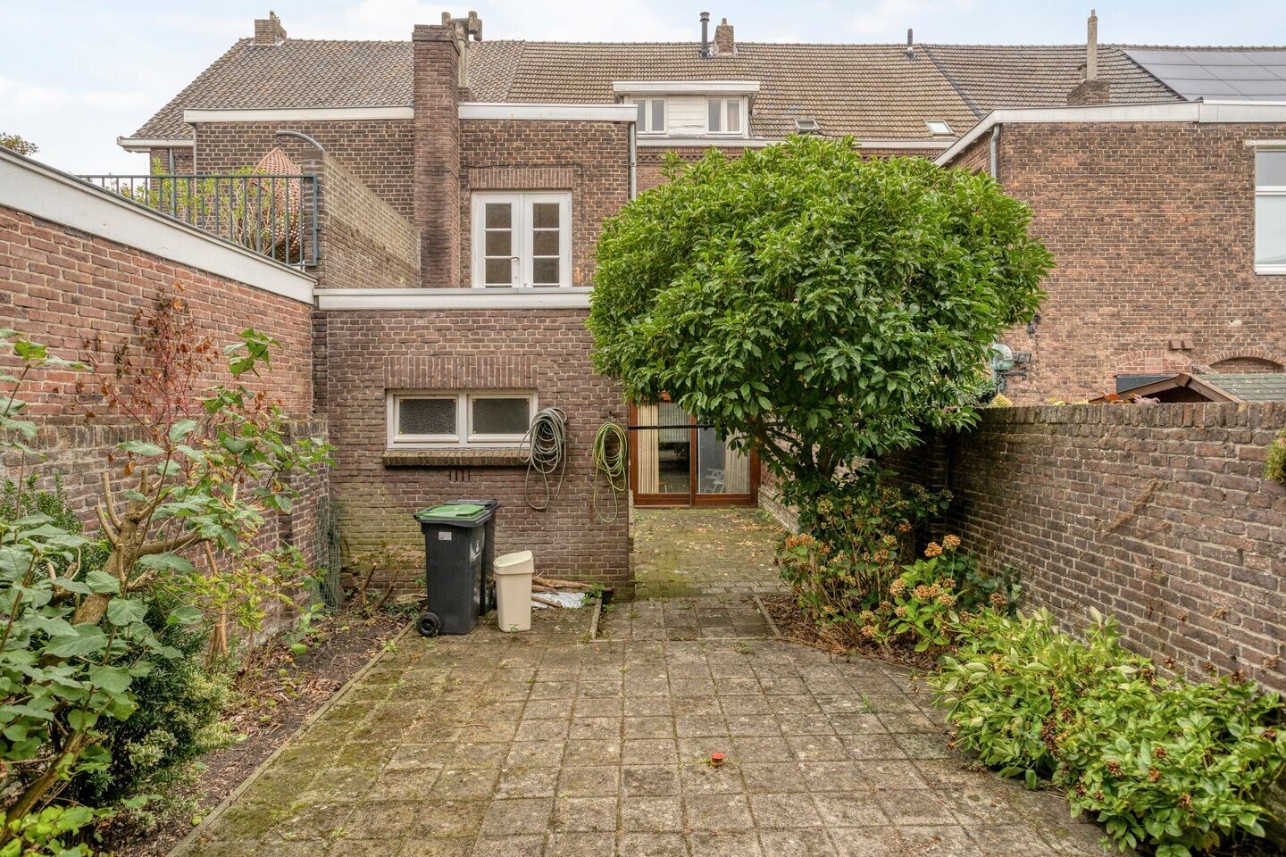 Tussenwoning te koop: Frans Douvenstraat 29, Roermond