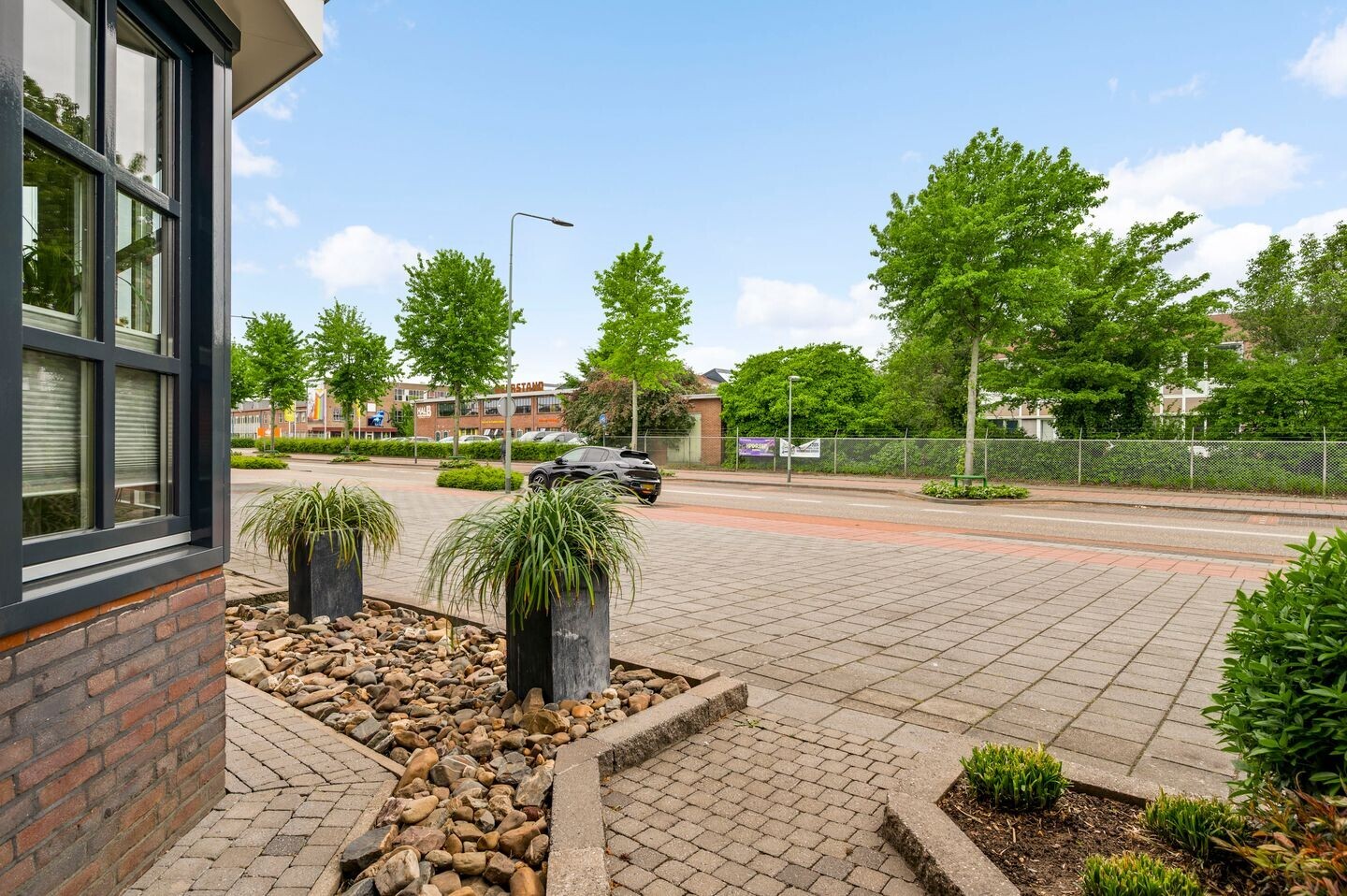Twee-onder-één-kap te koop: Bredeweg 111, Roermond