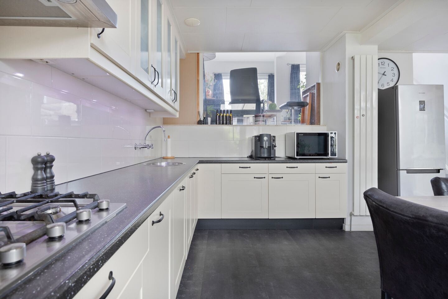 Tussenwoning te koop: Heuvel 69, Roermond