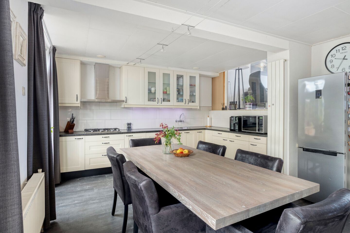 Tussenwoning te koop: Heuvel 69, Roermond