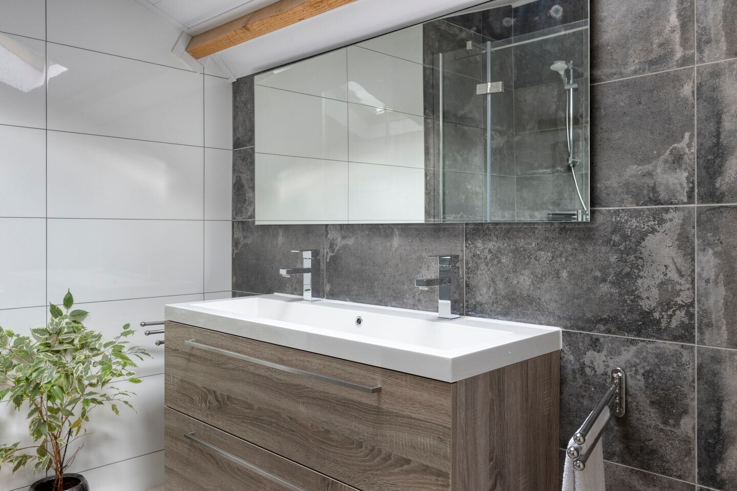 Tussenwoning te koop: Heuvel 69, Roermond