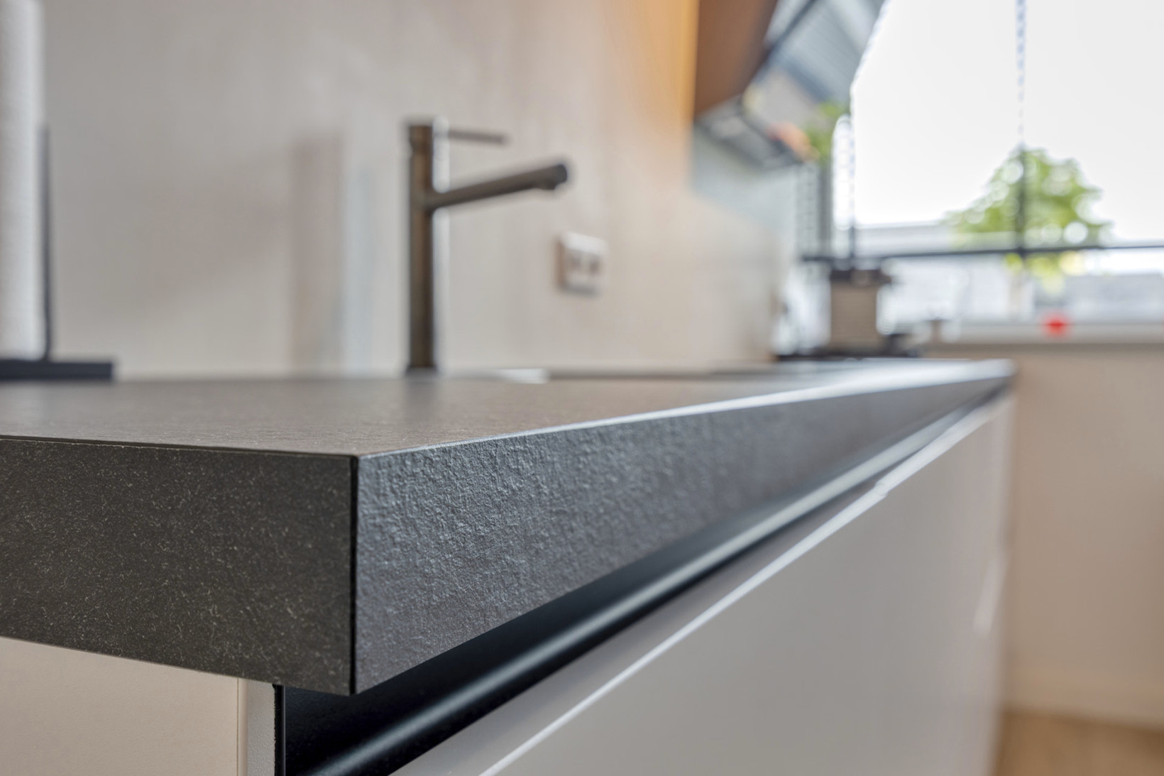 Tussenwoning te koop: Niellerveld 19, Roermond
