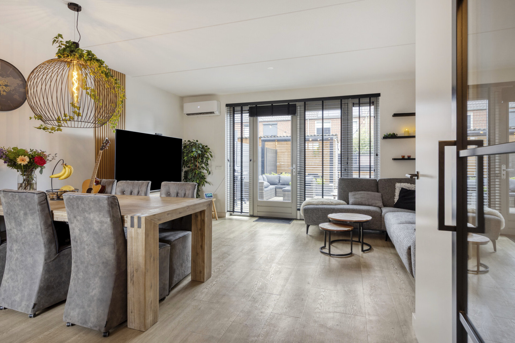 Tussenwoning te koop: Niellerveld 19, Roermond