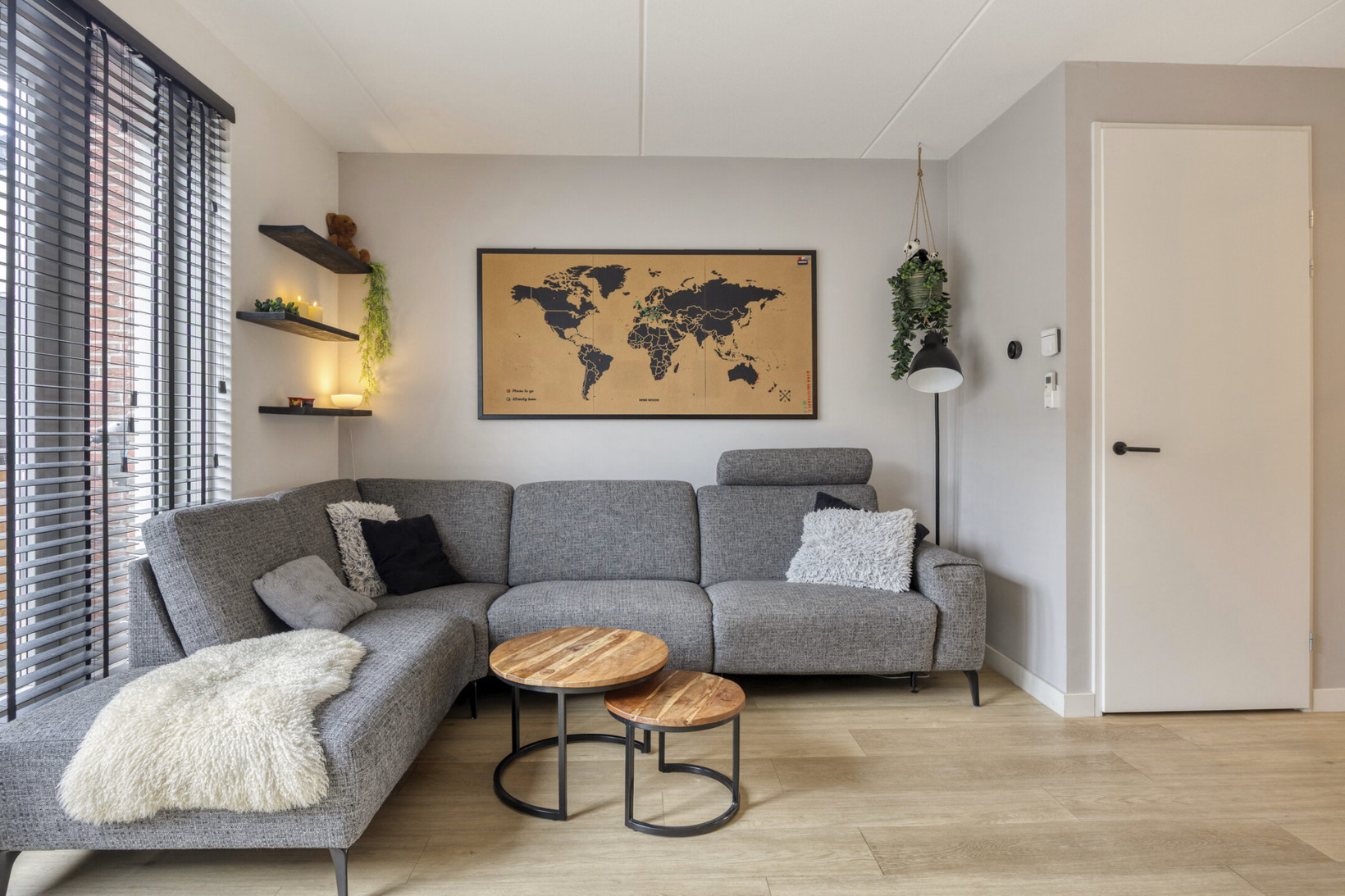Tussenwoning te koop: Niellerveld 19, Roermond