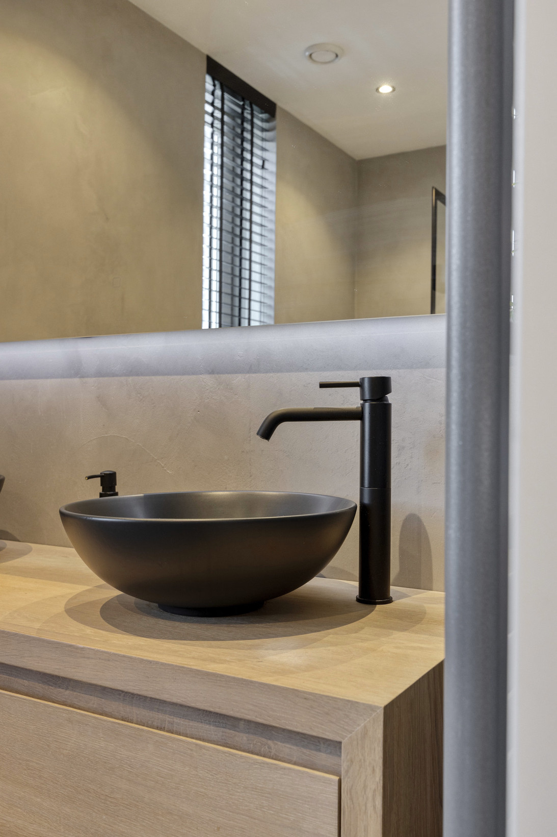 Tussenwoning te koop: Niellerveld 19, Roermond