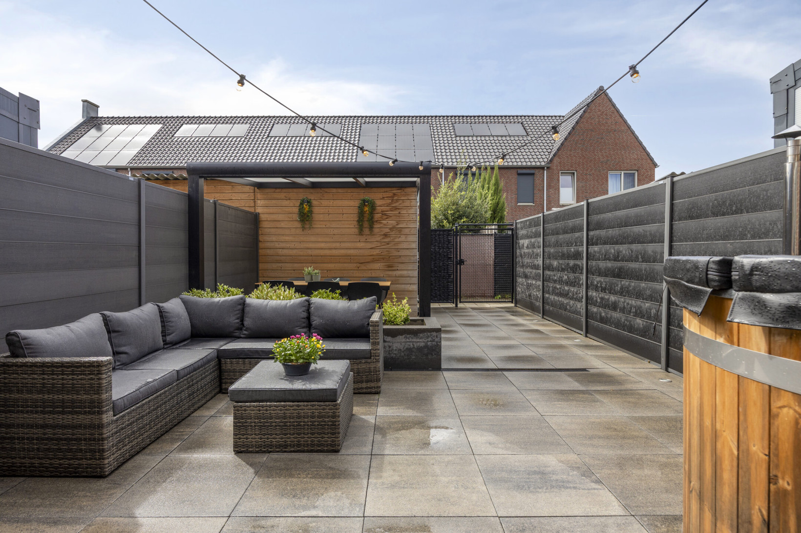 Tussenwoning te koop: Niellerveld 19, Roermond