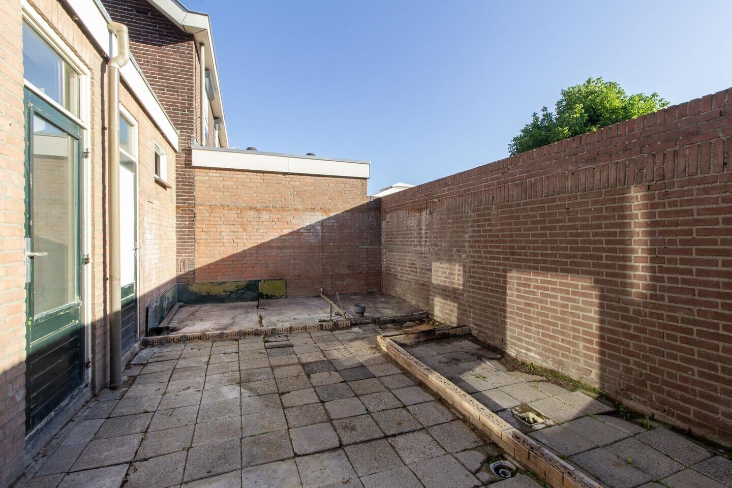 Tussenwoning te koop: Prins Bernhardstraat 18, Roermond