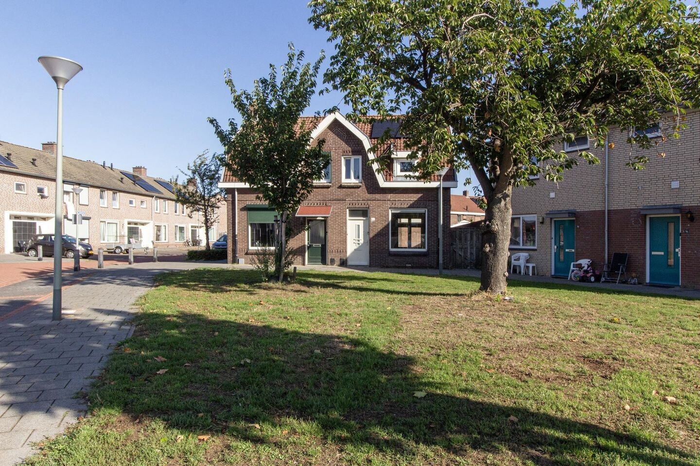 Tussenwoning te koop: Prins Bernhardstraat 18, Roermond