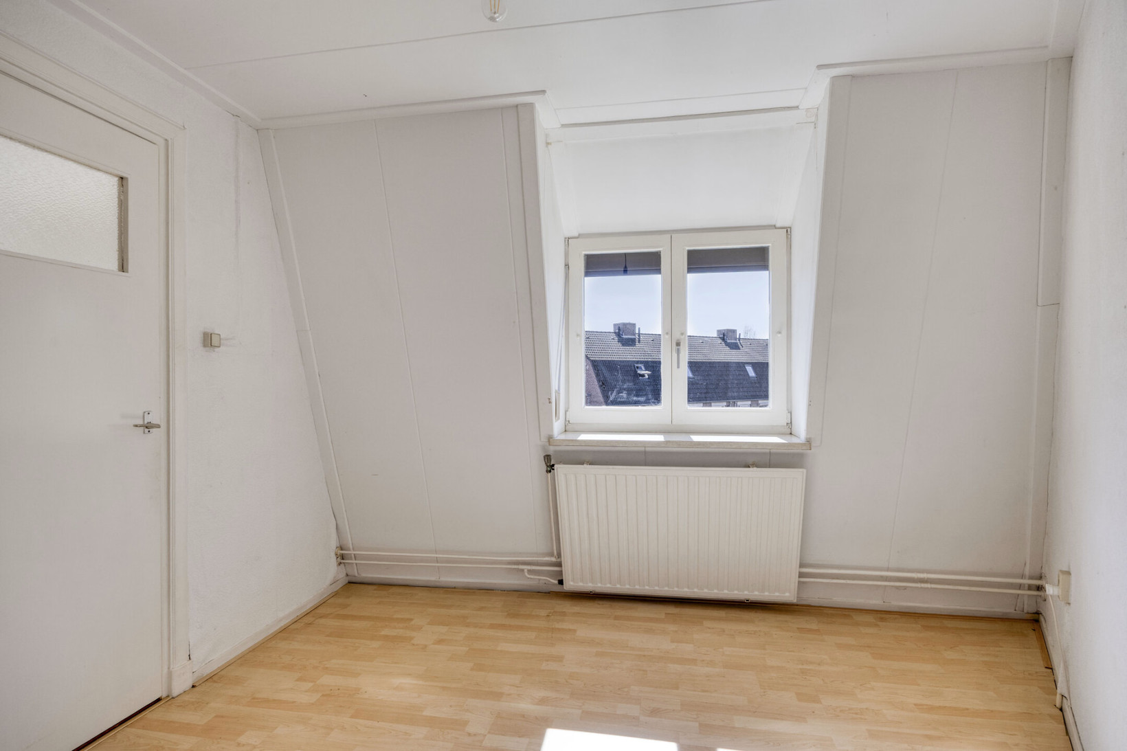 Tussenwoning te koop: Koningin Regentesselaan 82, Roermond