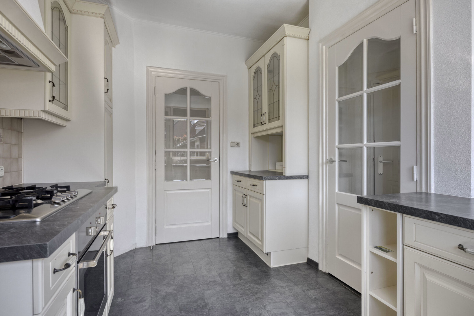 Tussenwoning te koop: Koningin Regentesselaan 82, Roermond