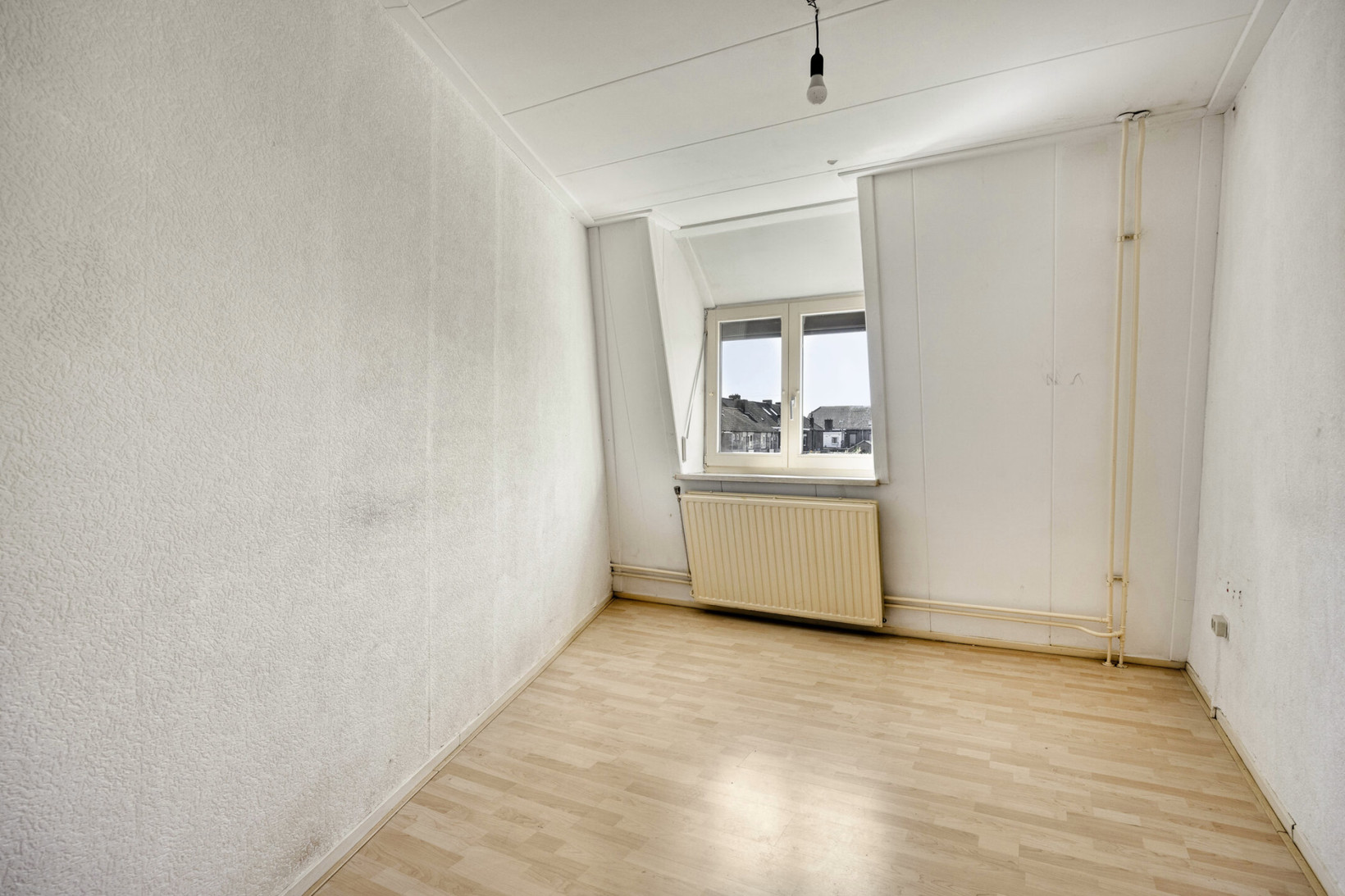 Tussenwoning te koop: Koningin Regentesselaan 82, Roermond